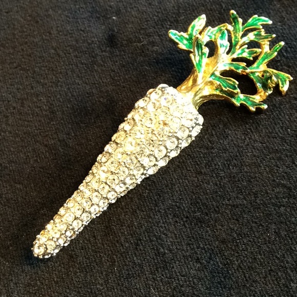 Austrian Crystal Sparkly Carrot Brooch - Picture 2 of 4